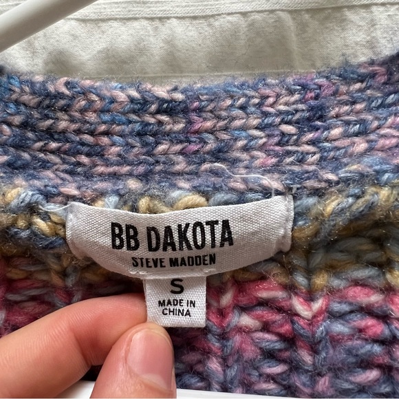 Steve Madden multi colour crocheted button up sweater - Picture 5 of 8